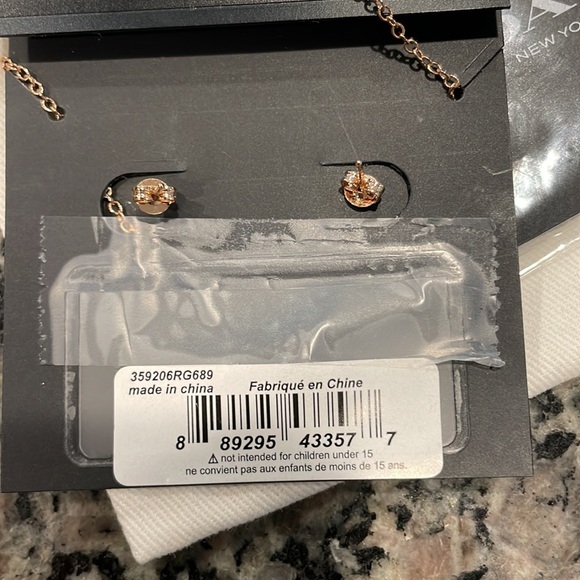 NWT Coach Tea Rose Gold Earring/Necklace Set - Picture 3 of 5